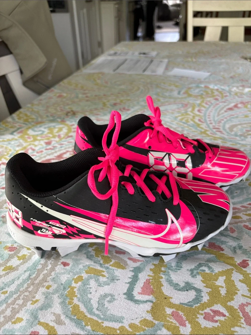 Nike Hyperdiamond 4 Keystone GG kids Black & Hot Pink Athletic Cleats size 3